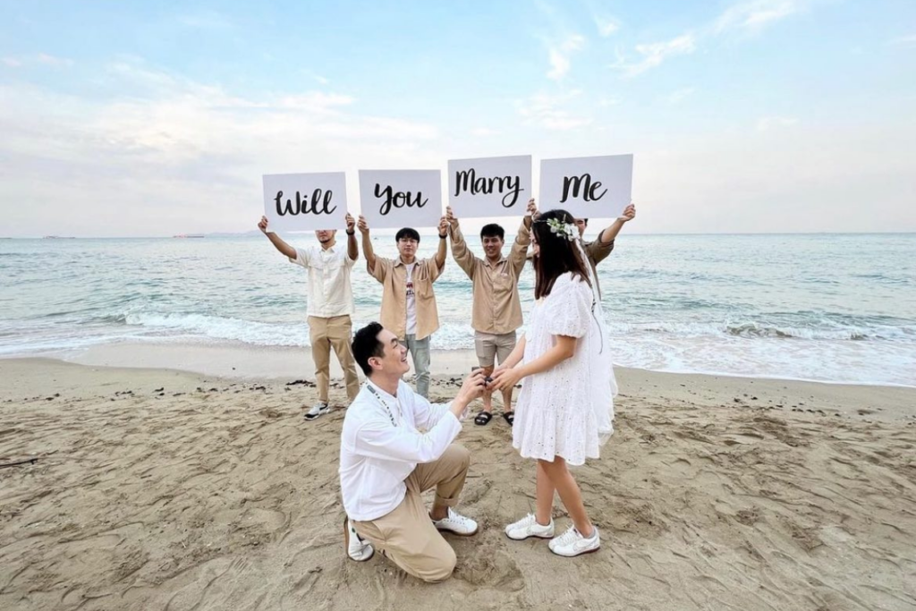 Private beach wedding Pattaya - Beachfront Proposal Pattaya